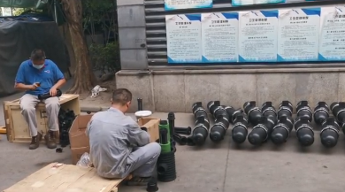 疊片污水處理器，正在裝配